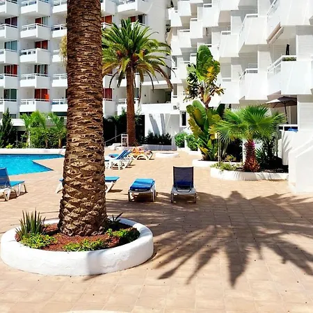 Under The Palm 아파트