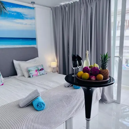 Under The Palm Lägenhet